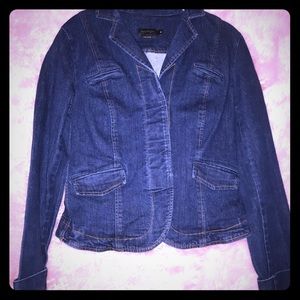 Womyn sexy little denim jacket Size 6